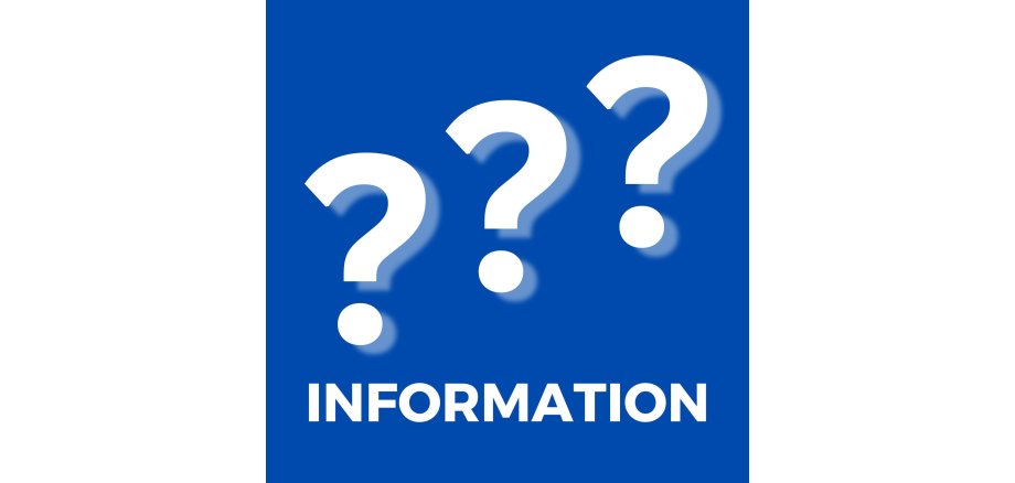 Information weiß in Großbuchstaben auf blauem Hintergrund mit 3 Fragezeichen